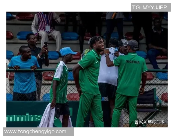 南非足球寒潮来袭球迷热情与球队表现的双重考验